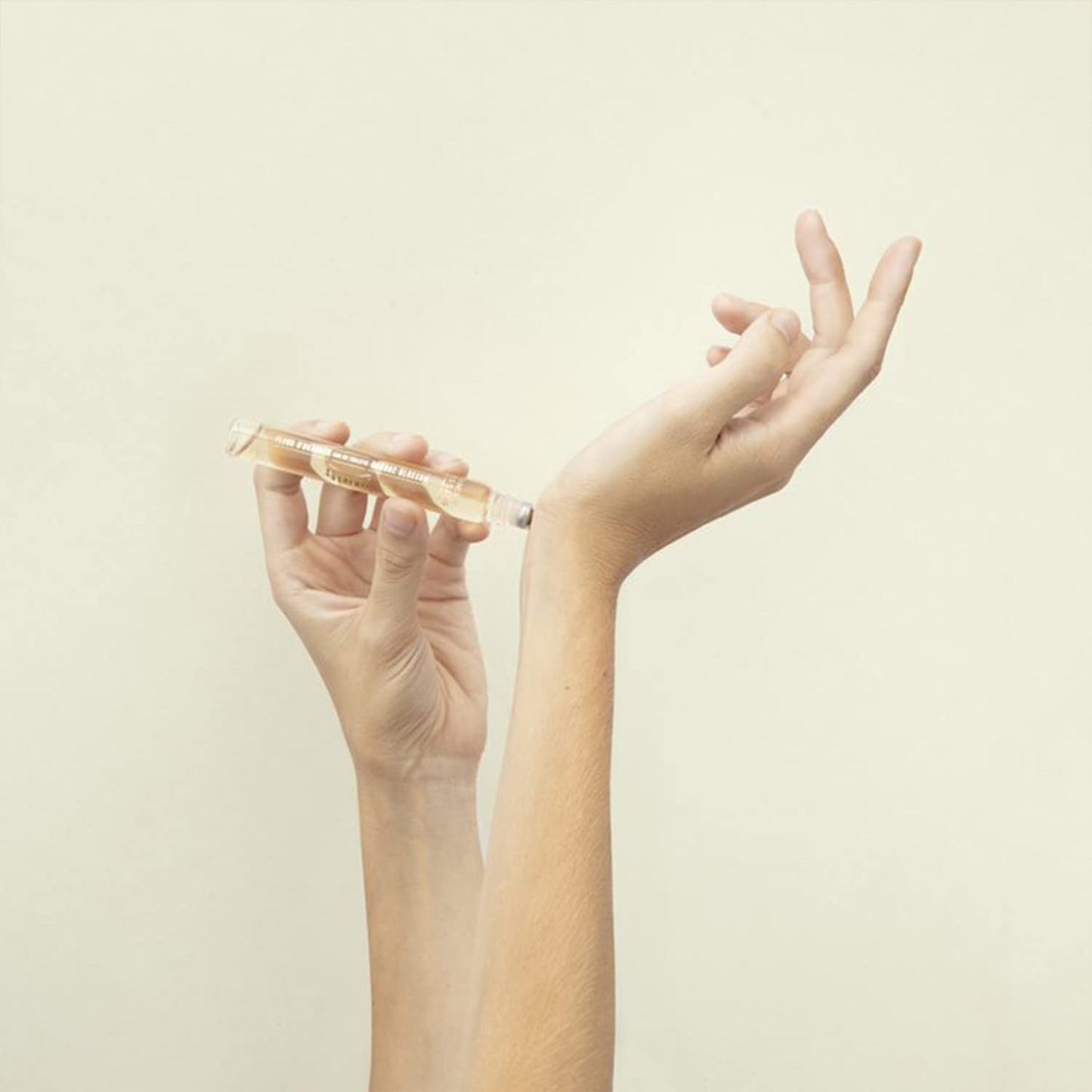 Panier des Sens - Orange Blossom Roll-on Eau de Toilette 0.3 Floz - Sweet & Enveloping Fragrance - Mini Perfume for Women - Parfum Crafted in Grasse, France - Daily Use - Light Travel Perfume