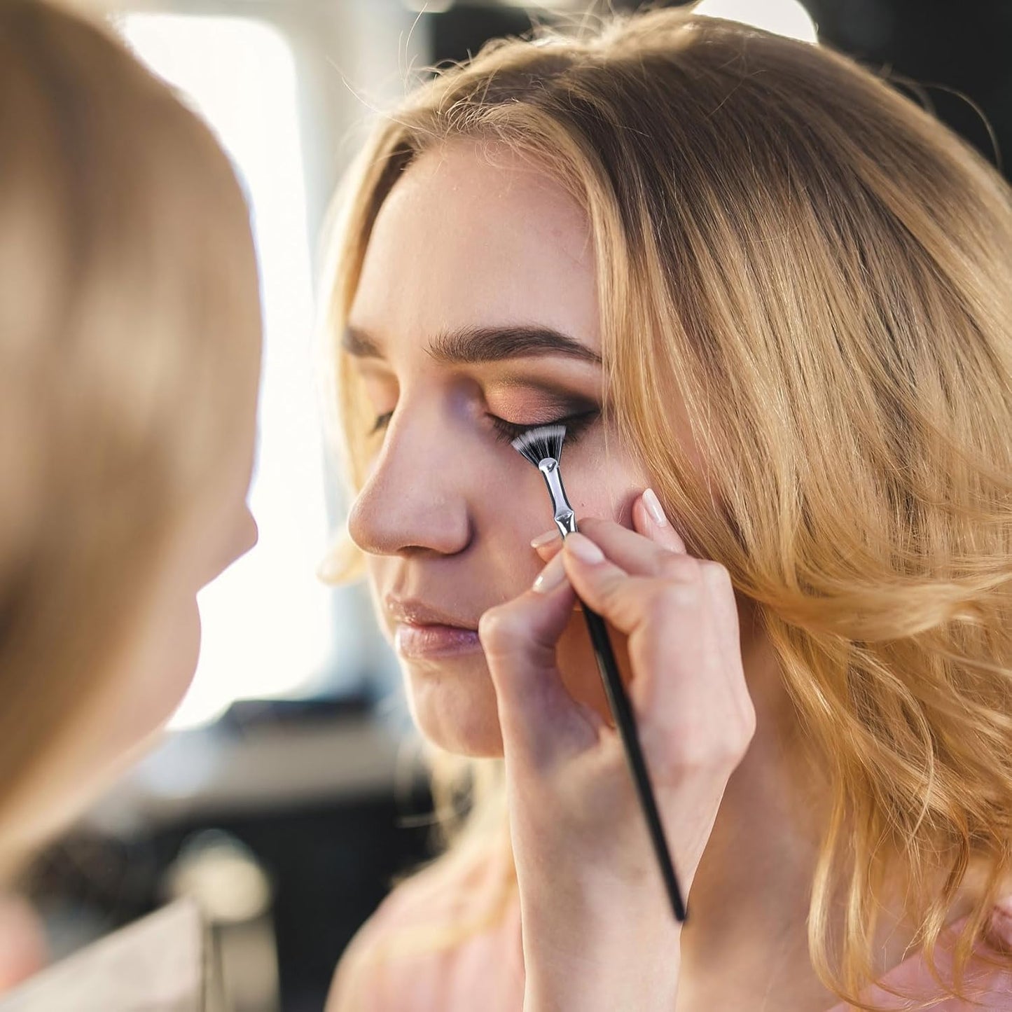 PAGOW Folding Angle Scalloped Lash Brush, Eyelash Comb Separator Makeup Tool, Multifunctional Mascara Fan Brush with Soft Bristles for Upper Lower Eye Lash (Black Bristles), 1 Pcs