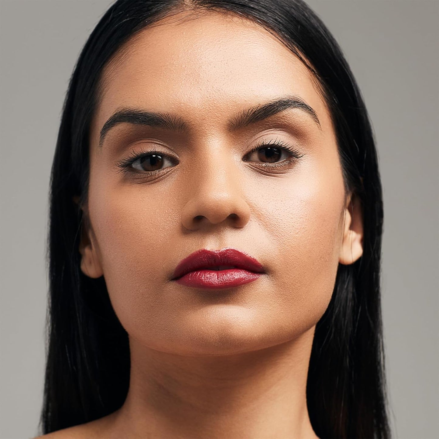 VASANTI Matte Crush Lipstick Pencil – Red Over Heels – Soft, Velvety Matte Finish, Waterproof, Smooth Application – Natural, Vegan, Paraben-Free Lip Color