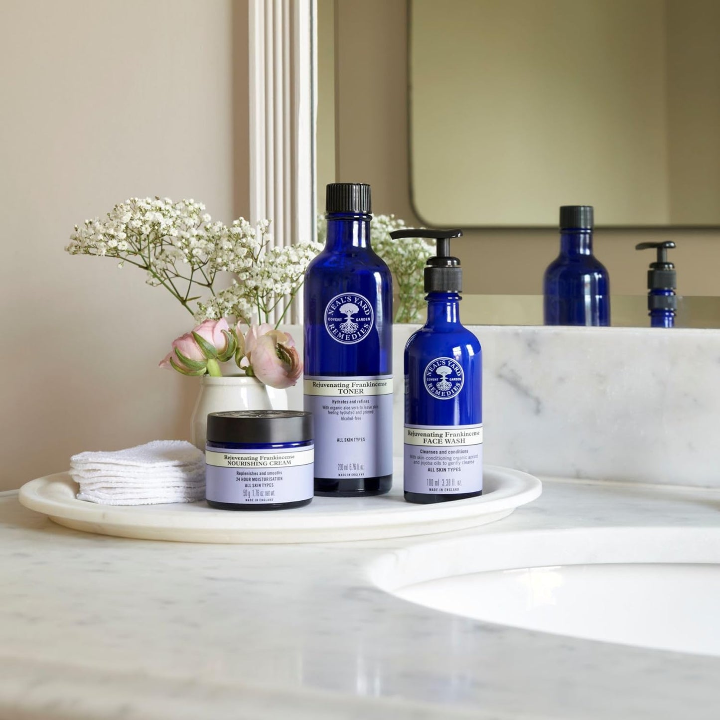 Neal's Yard Frankincense Toner with Aloe Vera & Tripeptide, Toning & Balancing for All Skin Types, Alcohol-Free, Vegan Approved, Cruelty-Free, 200mL