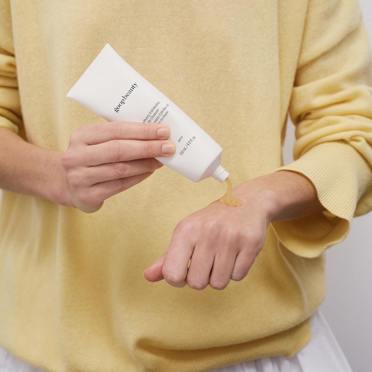 goop Beauty Exfoliating Jelly Cleanser | Face Wash to Clean & Smooth Skin | Squalane, Kakadu Plum, & Vitamin C | Moisturizes & Soothes Skin | Paraben & Silicone Free | 4 fl oz